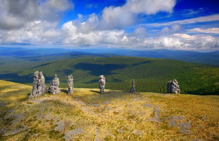 Фото-Плато-Маньпупунёр-столбы-выветривания-Коми